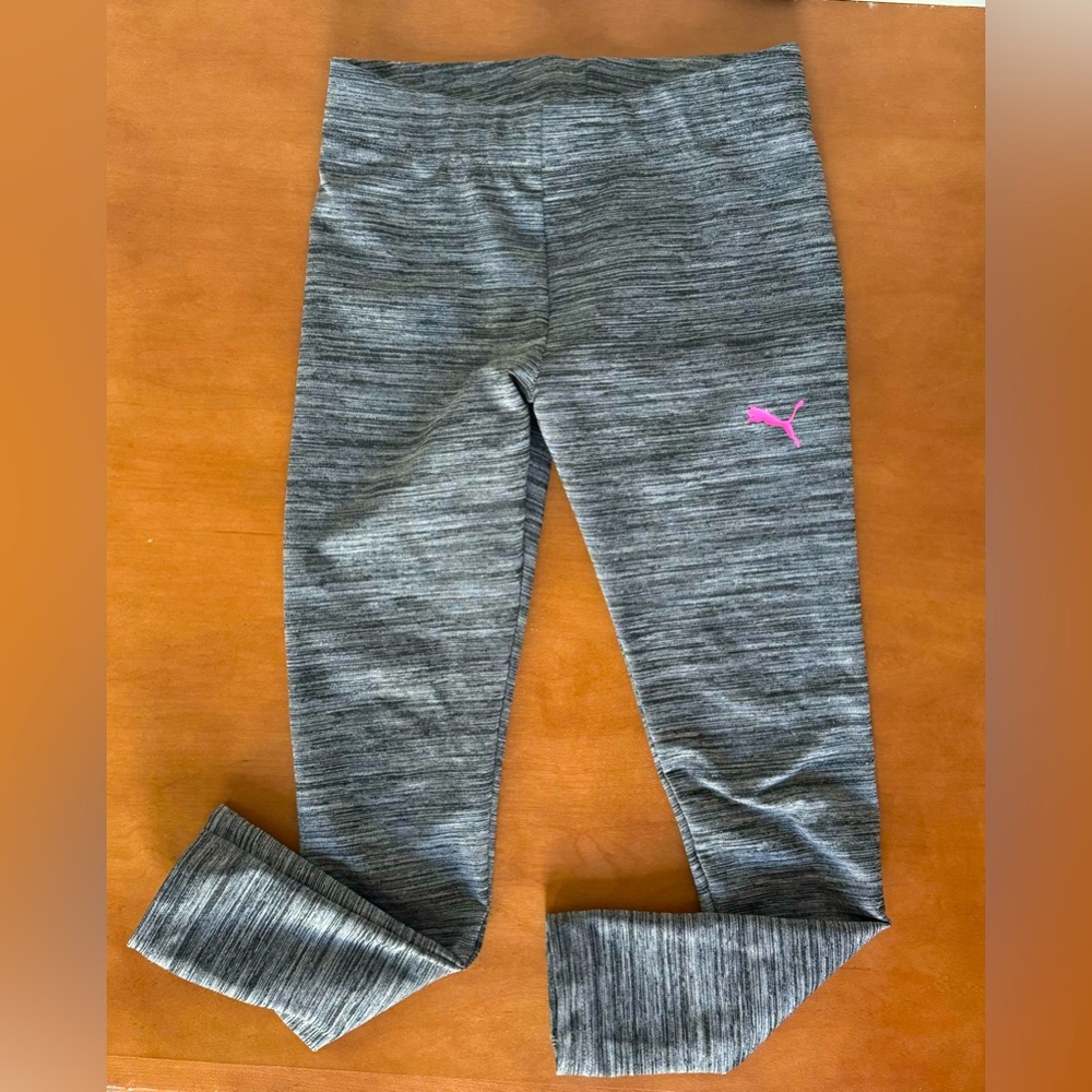 Puma atheletic leggings girls size xs 5/6. Super stretchy.